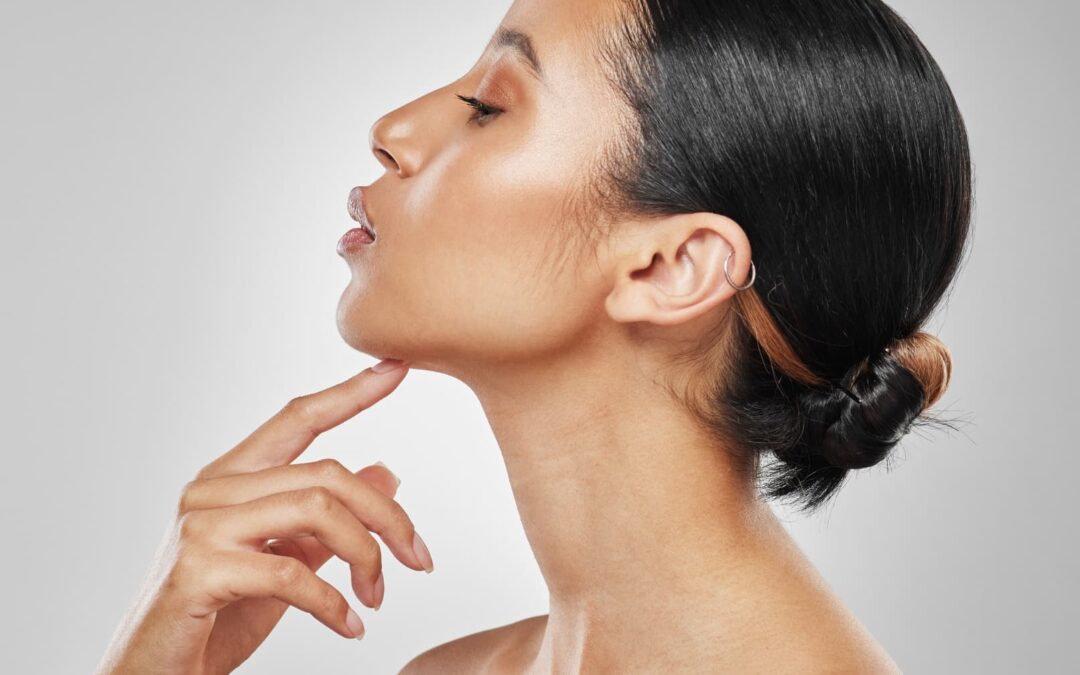 Lipolyse enzymatique du double menton : dissoudre la graisse sans chirurgie